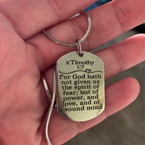 Meet your Posher, Zaundia